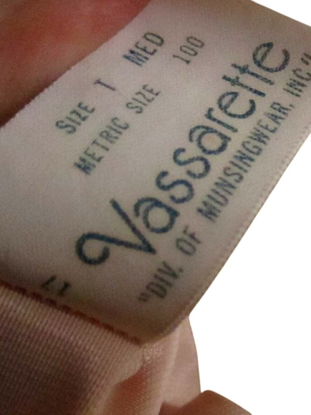 Vintage Womens Slip Med Tall NEW VASSARETTE NYLON ANTRON Nude LACE SPLIT 39"